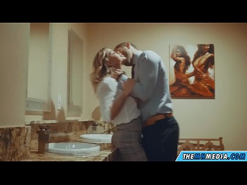 ❤️ Khi một cô gái tóc vàng busty quyến rũ bạn trong một nhà vệ sinh công cộng ️❌ Porn video ở% vi.yinshuabang.top% ❌